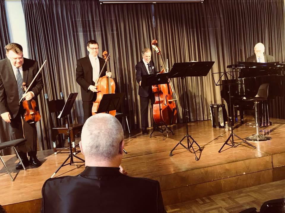 Acustic Four esiintyi vuonna 2018 Viro-viikkojen tapahtumissa.
